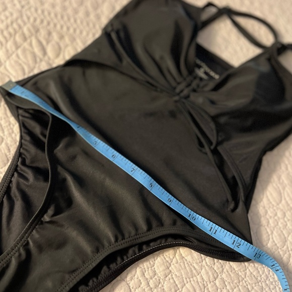 Aeropostale one piece switch - Picture 8 of 8